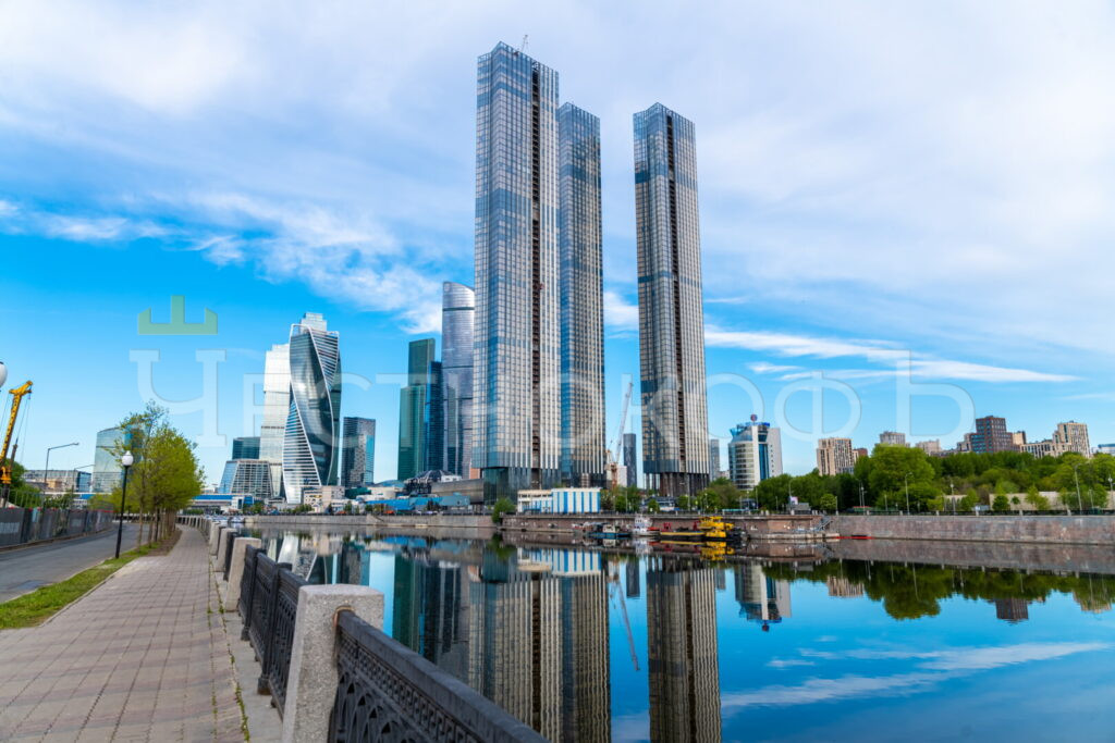 Набережная рядом с рядом с МФК IQ-квартал
